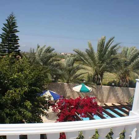 Lovely 7 Bedroom 4*