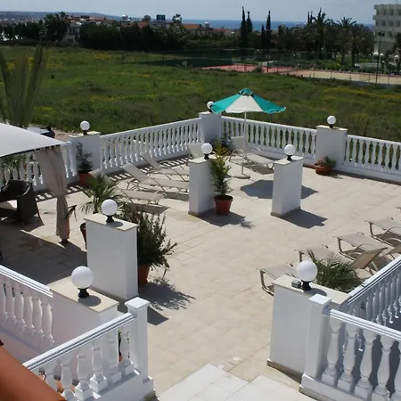 Lovely 7 Bedroom 4*