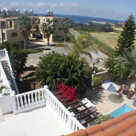 Lovely 7 Bedroom 호텔 4*