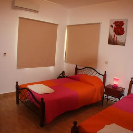 Lovely 7 Bedroom 4*