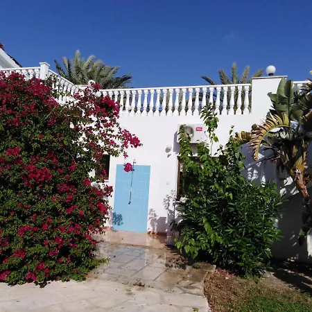 호텔 Lovely 7 Bedroom 4*