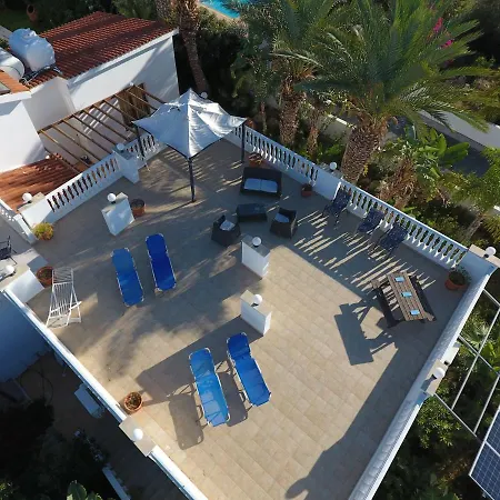 Lovely 7 Bedroom 4*