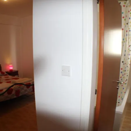Lovely 7 Bedroom ホテル