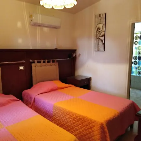 Lovely 7 Bedroom 酒店 佩亚