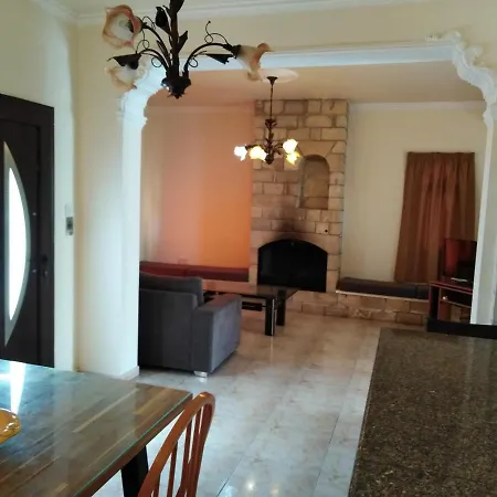 Lovely 7 Bedroom 酒店 4*