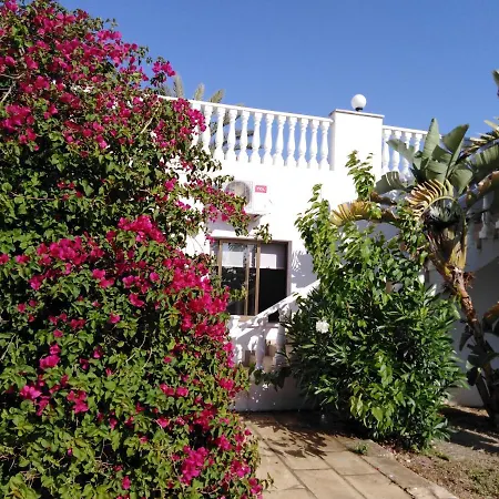 Lovely 7 Bedroom 4* 佩亚